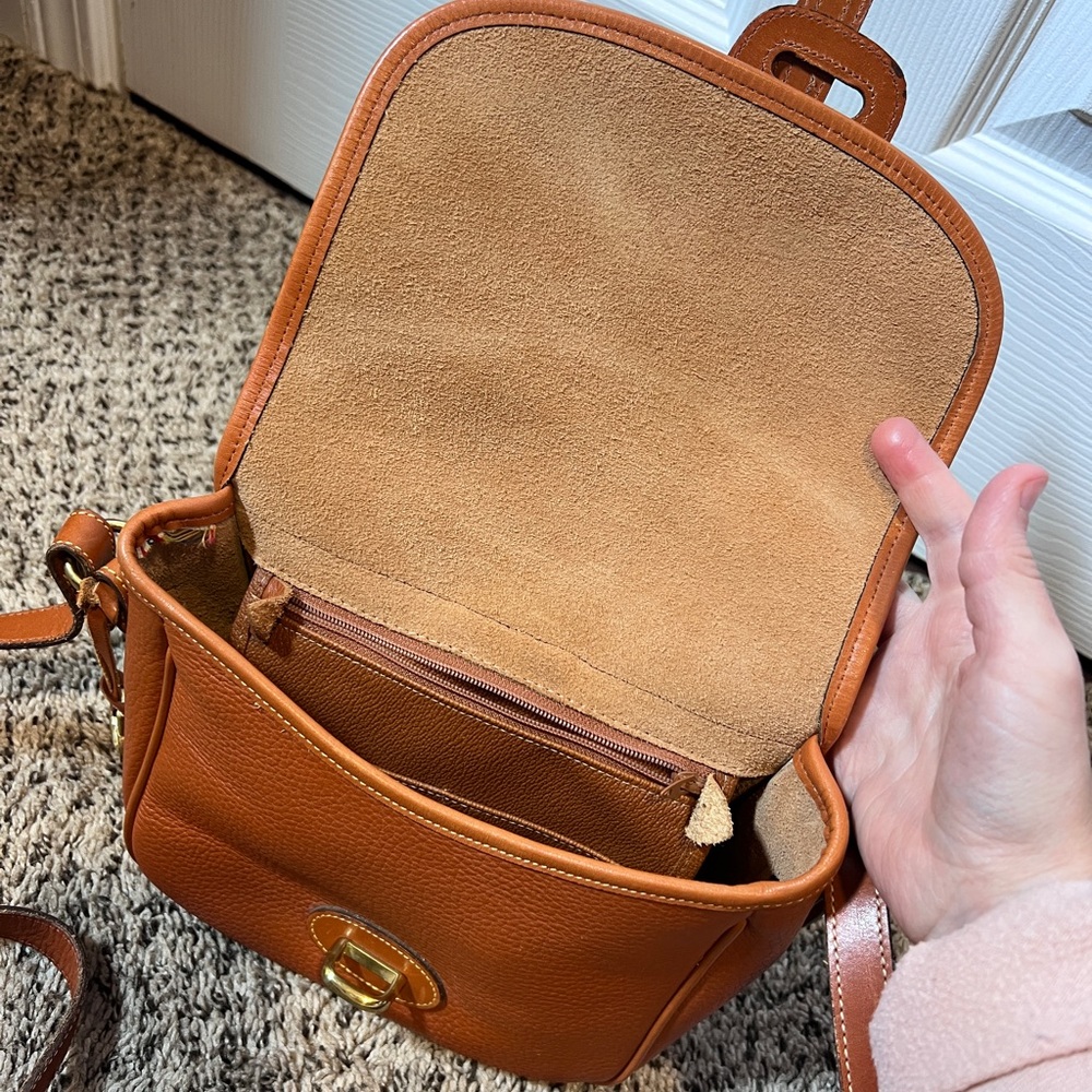 Vintage Tan Leather crossbody Bag - Picture 4 of 6